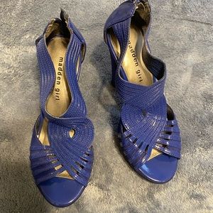 Madden Girl Blue Velvet trimmed Heels preowned